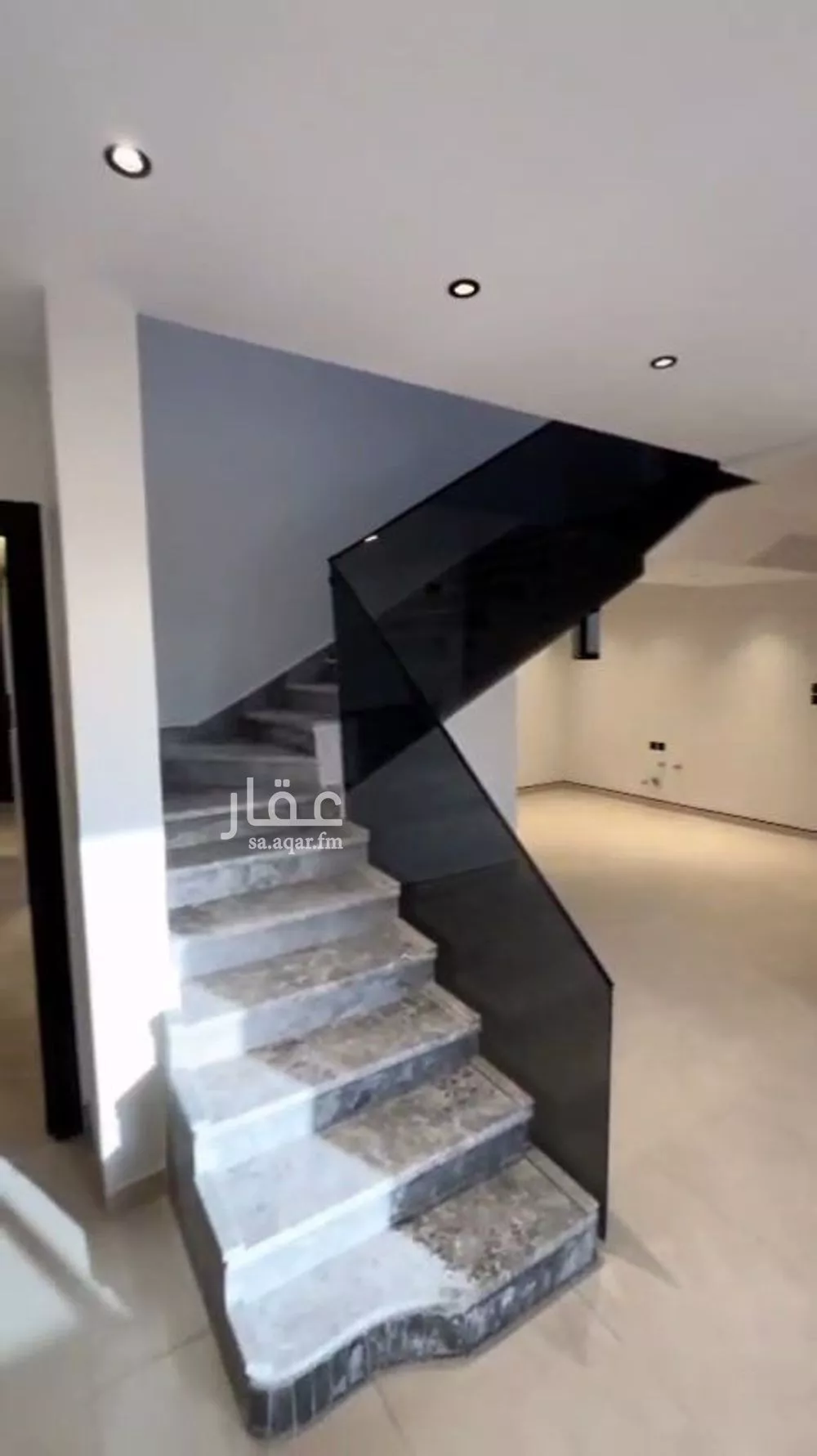 عمارة 587 م² في مذينب 7