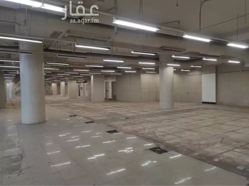 350 sqm shop in Al Qiblatayn 2