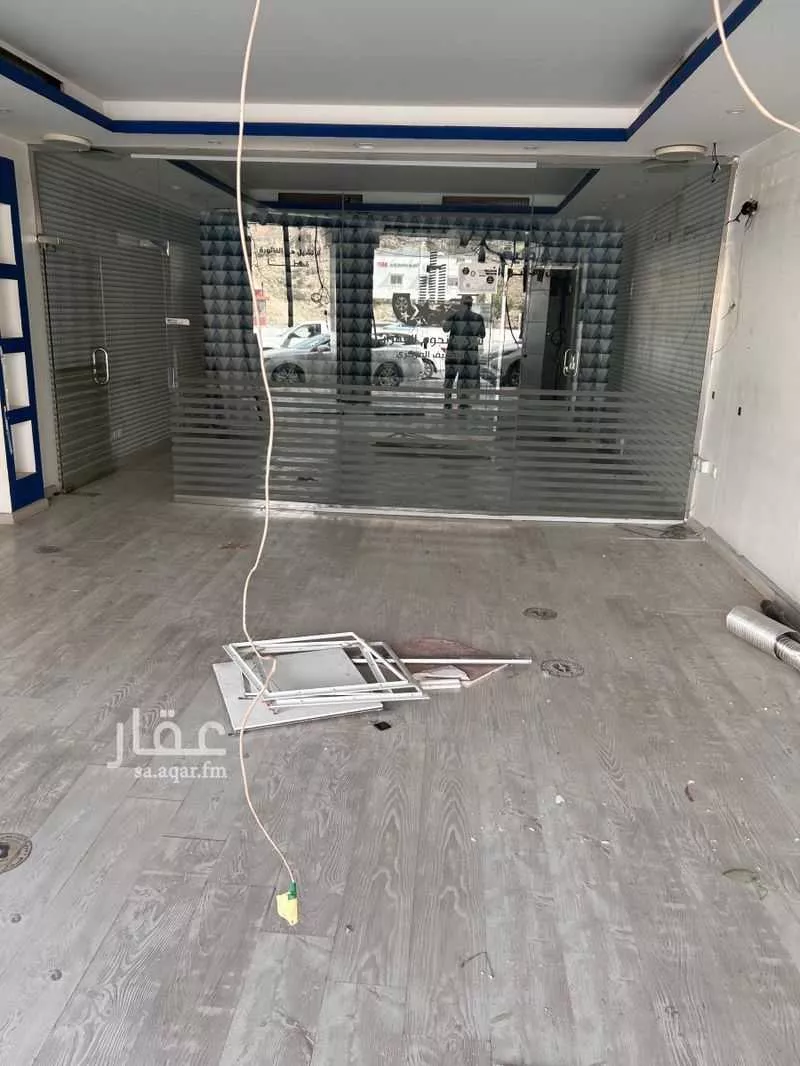 محل 80 م² في الفتح 12