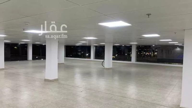 محل 4000 م² في جبل احد 12