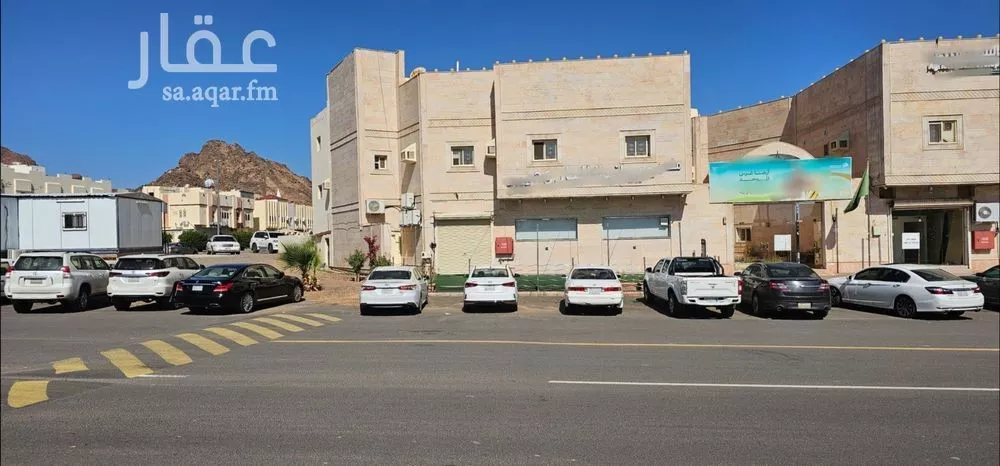 1372 sqm building in Al Salam 2