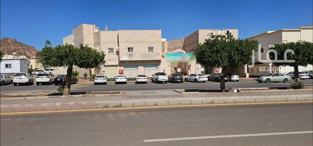 1372 sqm building in Al Salam 3