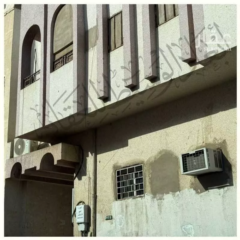 عمارة 166 م² في التلعة 4
