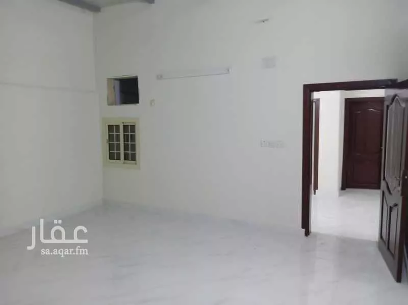 عمارة 599 م² في الاصيفرين 11