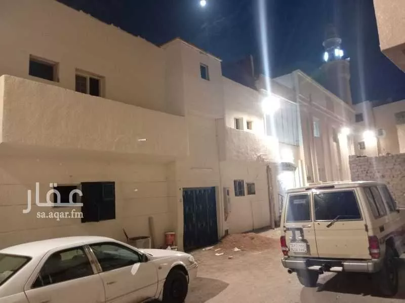 عمارة 599 م² في الاصيفرين 12