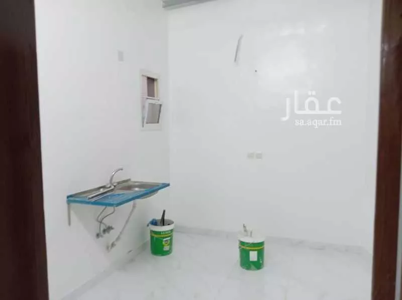 عمارة 599 م² في الاصيفرين 15
