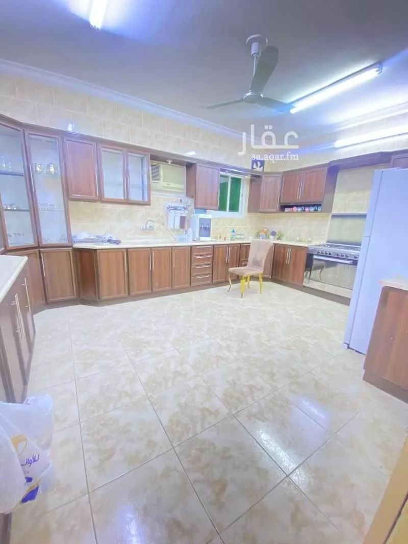 عمارة 1007 م² في الجابرة 14