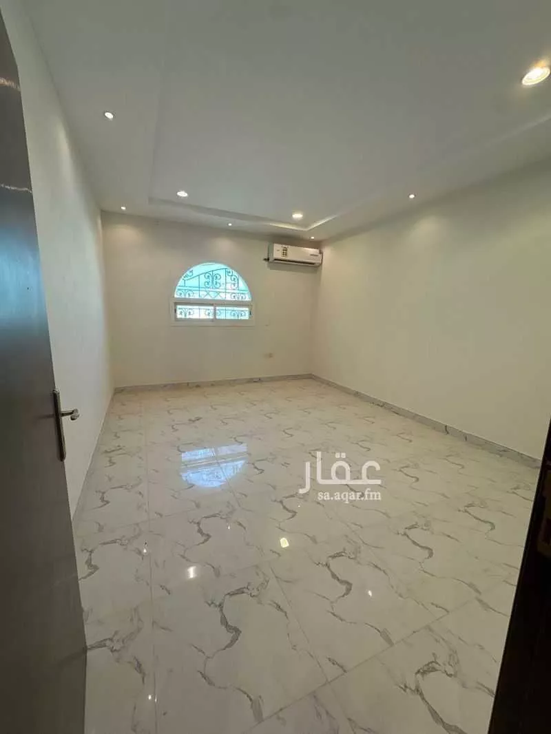 4 bedroom villa in Al Ghadir, Riyadh 11