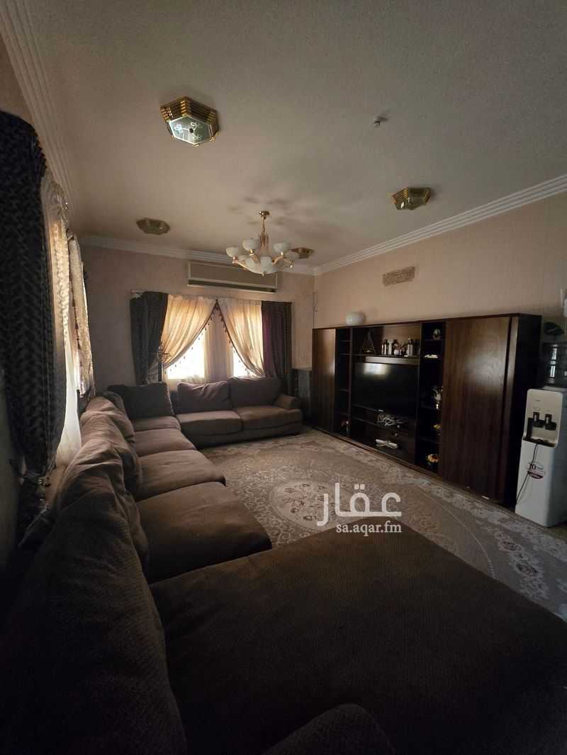 فيلا 4 غرف في الملك فهد، الرياض 5