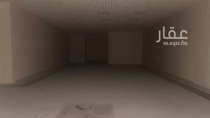 محل 799 م² في الجامعة 2