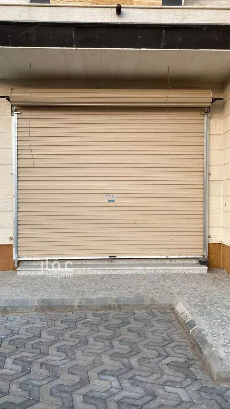 محل 1047 م² في شوران 2