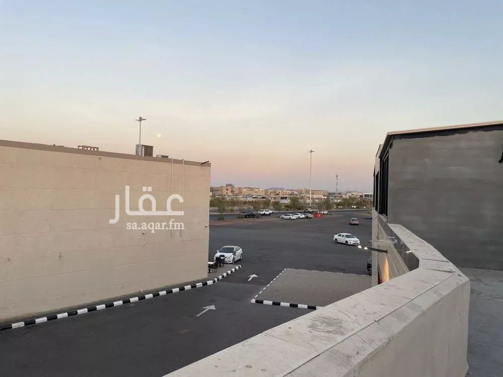 محل 548 م² في الملك فهد 7
