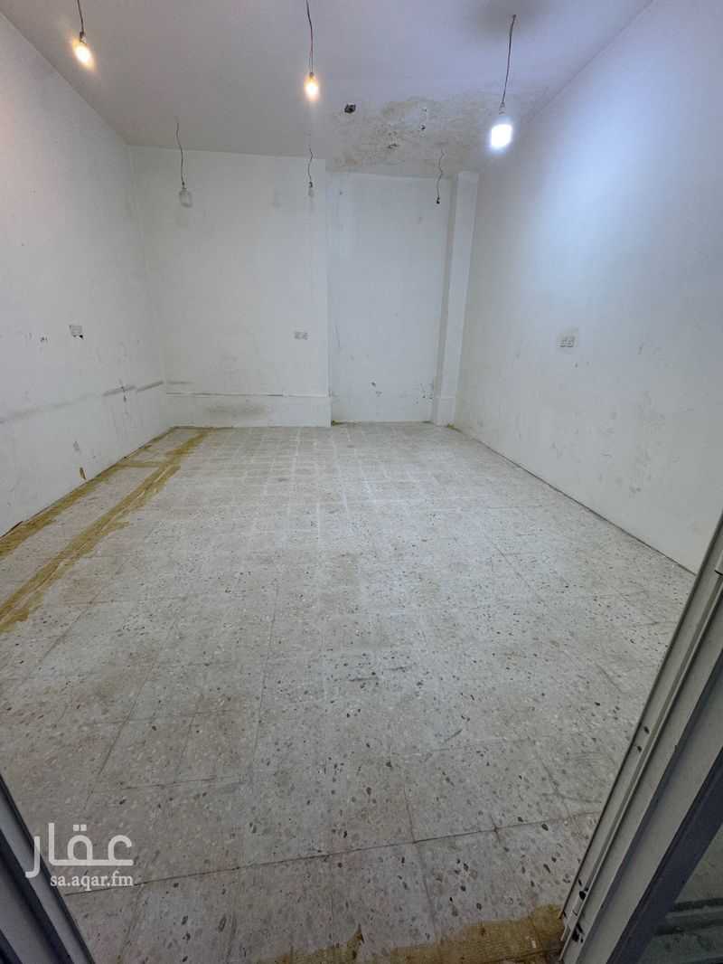 shop in Al Mab'outh, Madinah 2