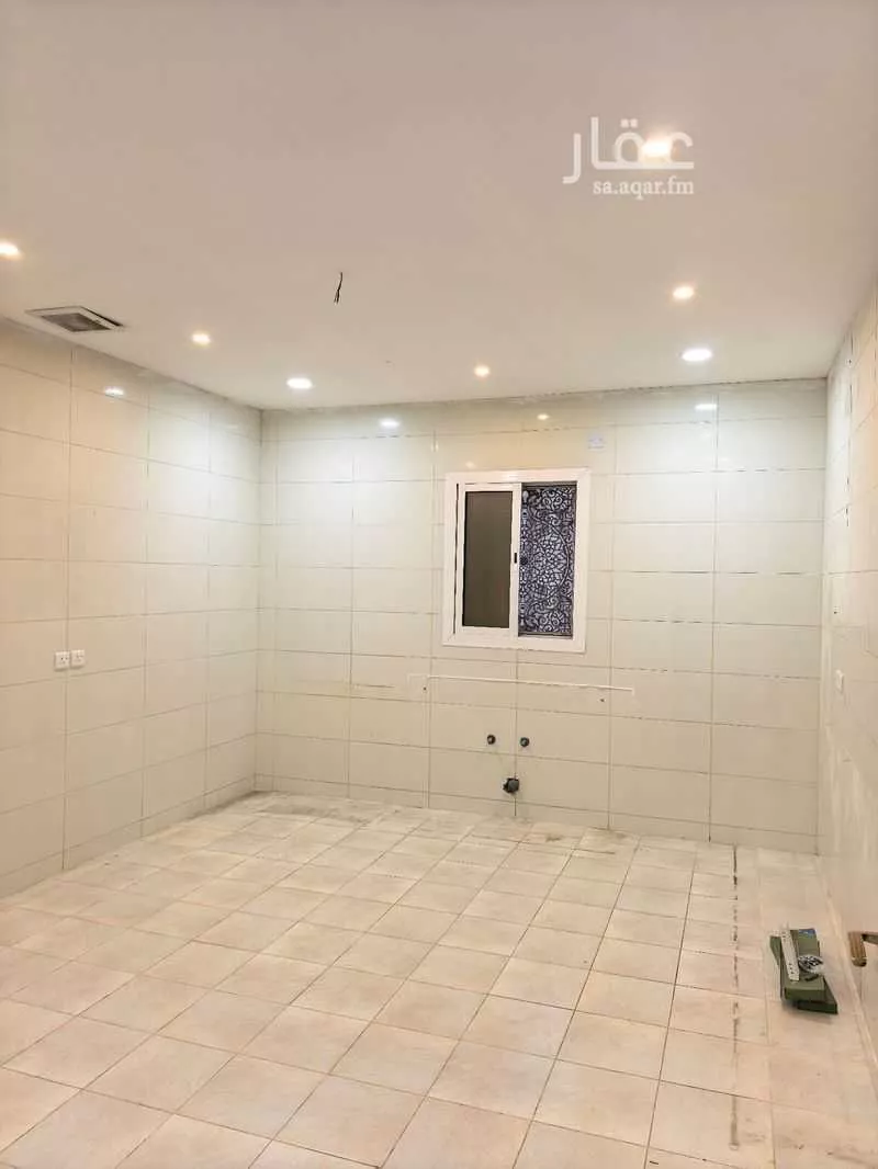 عمارة 600 م² في الملك فهد 20