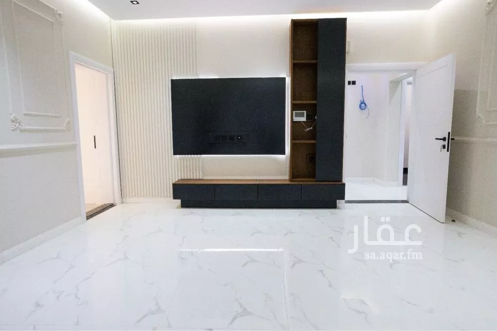 400 sqm building in Al Zahrah 2