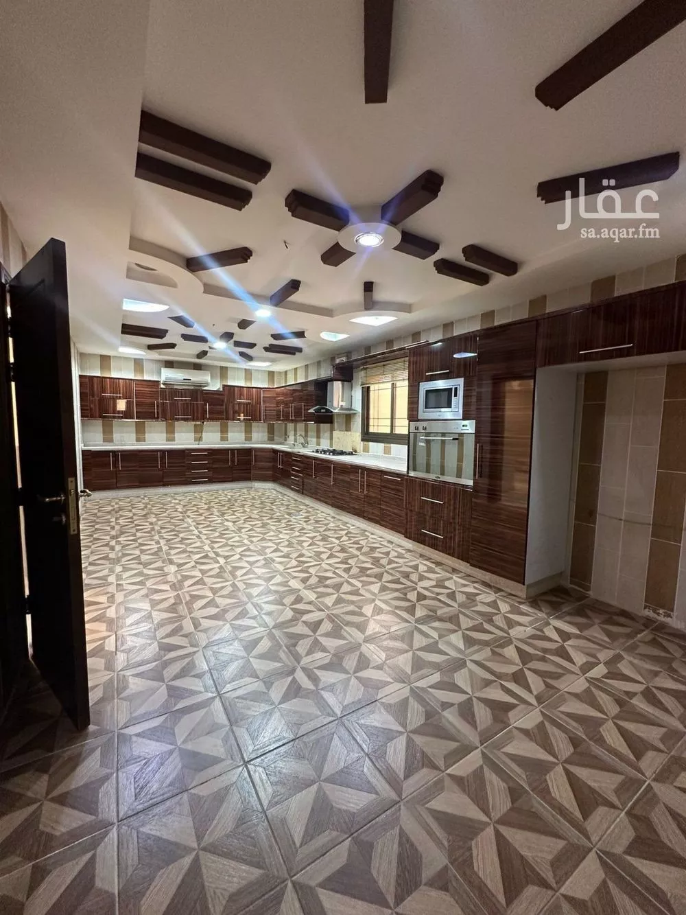عمارة 567 م² في العريض 8
