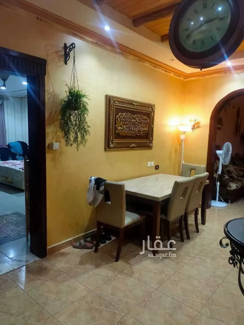 400 sqm building in Al Aziziyah 9
