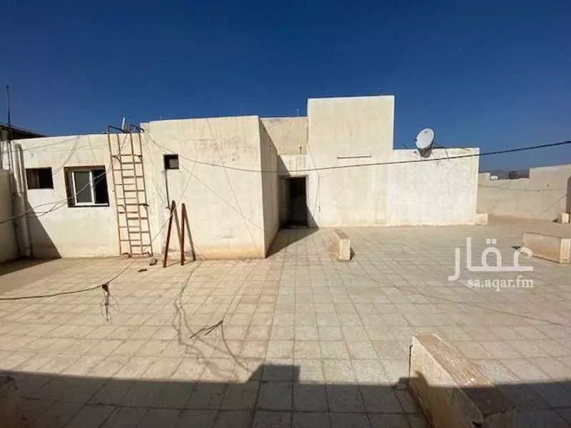 عمارة 553 م² في الجامعة 6