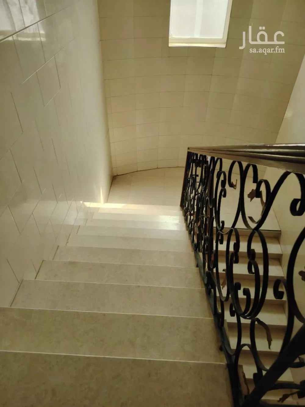 عمارة 687 م² في السلام 3