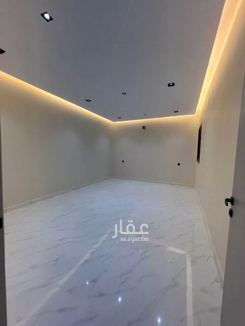 عمارة 348 م² في المطار 13