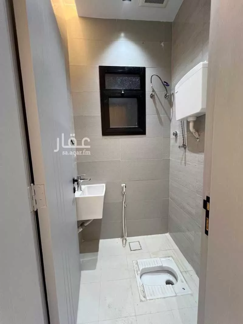 عمارة 348 م² في المطار 15