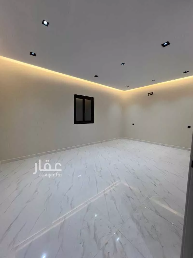 عمارة 348 م² في المطار 16