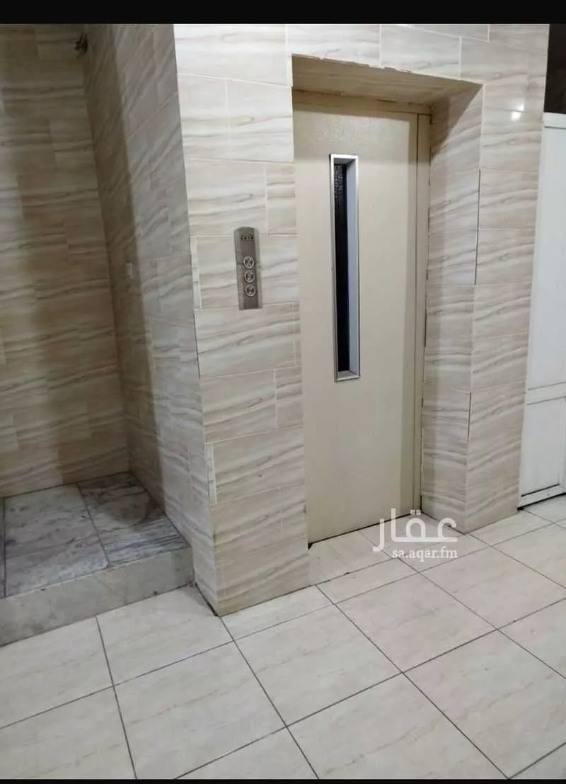 عمارة 300 م² في العريض 9