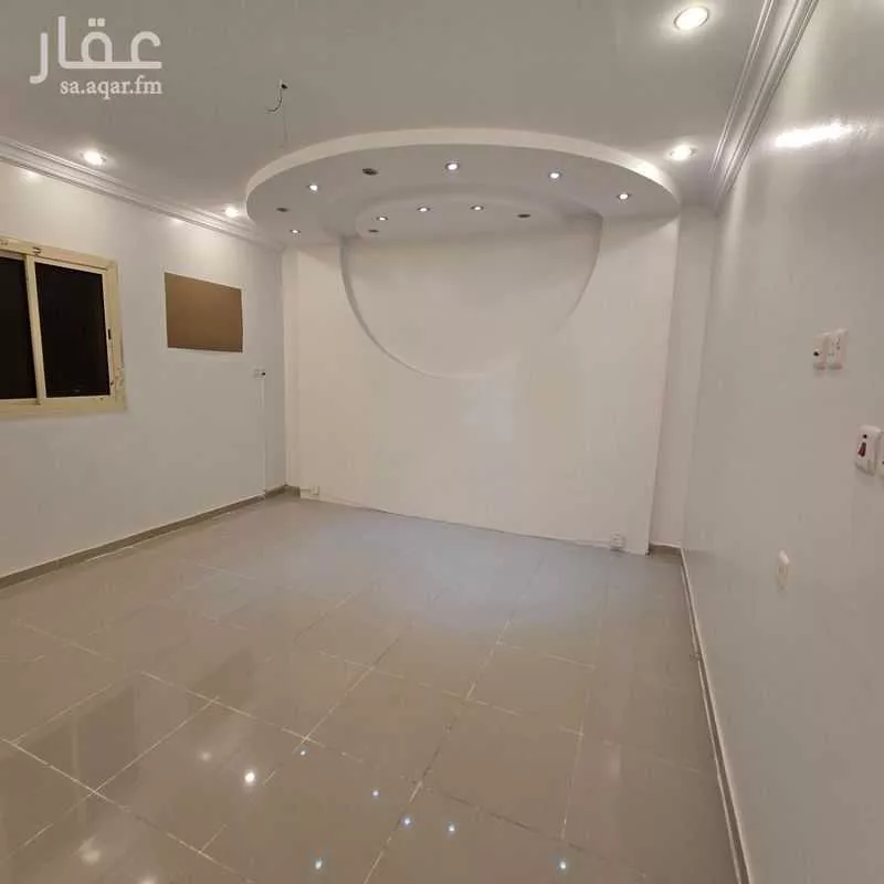 عمارة 673 م² في الدفاع 13