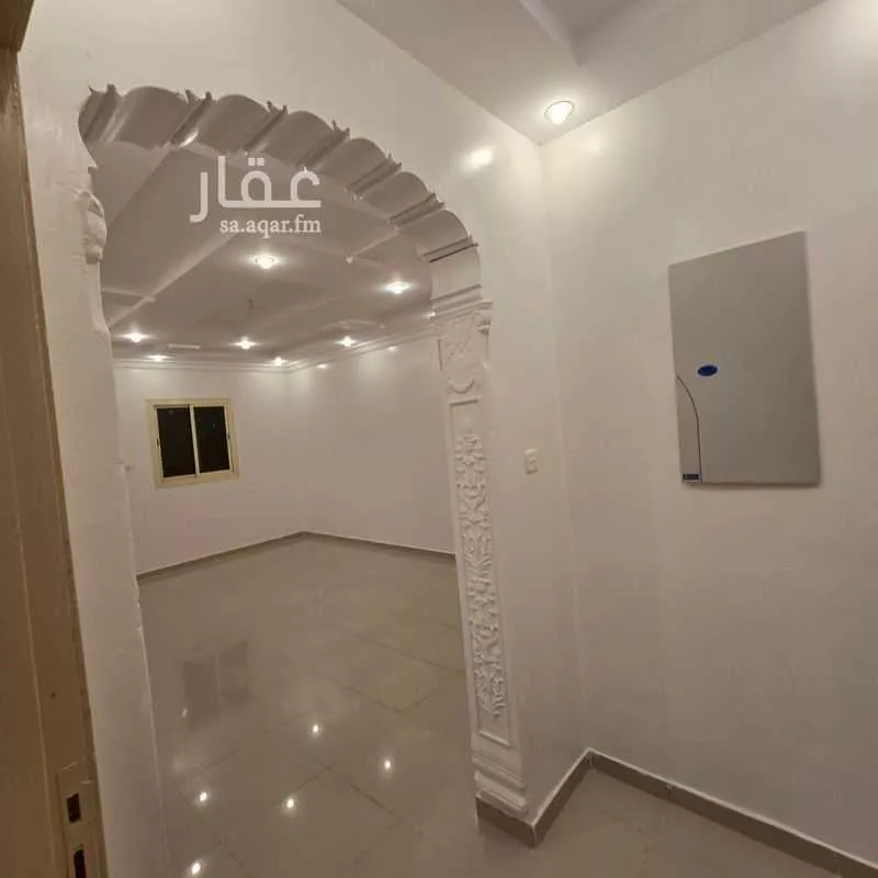 عمارة 673 م² في الدفاع 15