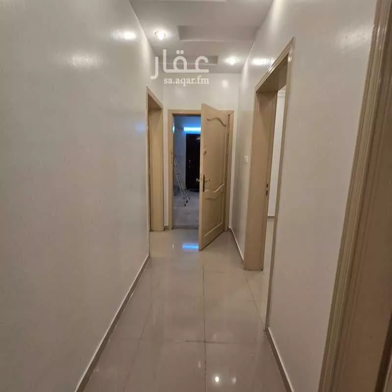 عمارة 673 م² في الدفاع 18