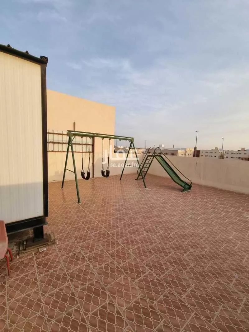 عمارة 673 م² في الدفاع 3