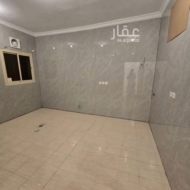 عمارة 673 م² في الدفاع 22