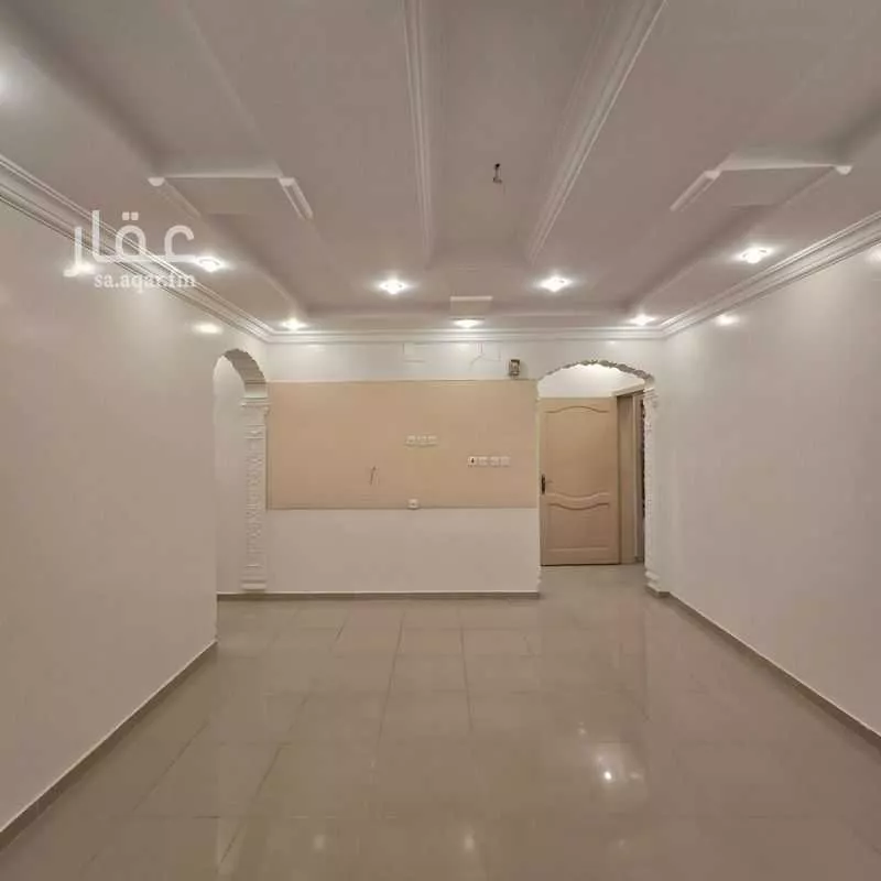 عمارة 673 م² في الدفاع 24