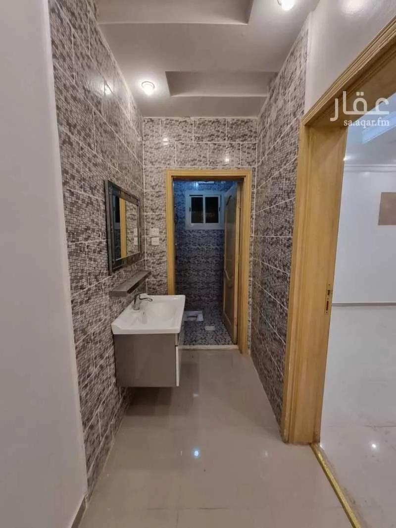 عمارة 673 م² في الدفاع 6