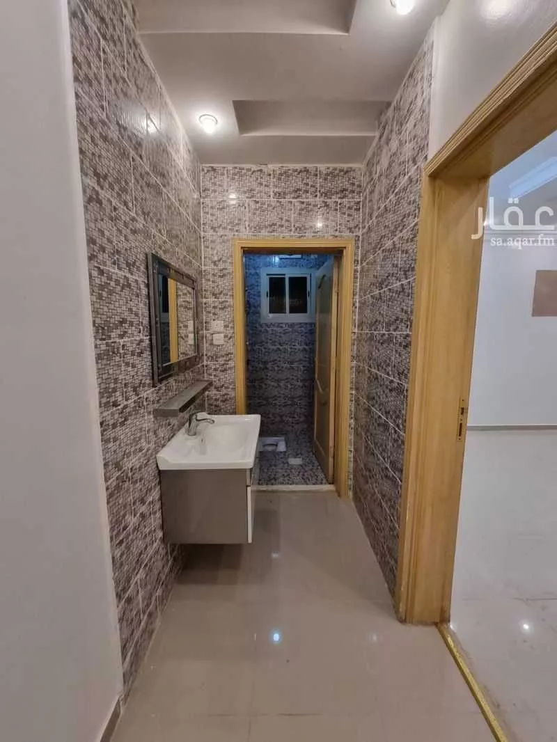 عمارة 673 م² في الدفاع 10
