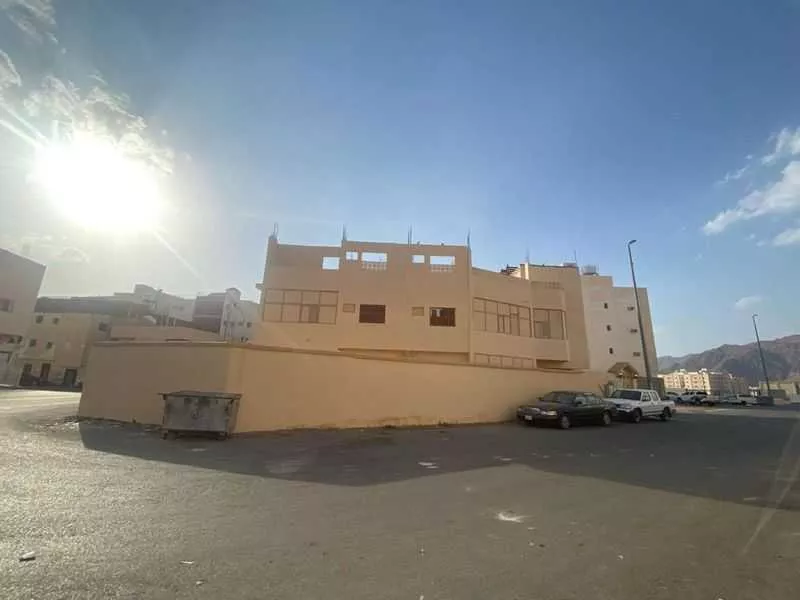 633 sqm building in Bani Abdulashhal 2