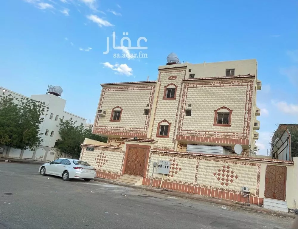 عمارة 394 م² في العزيزية 2