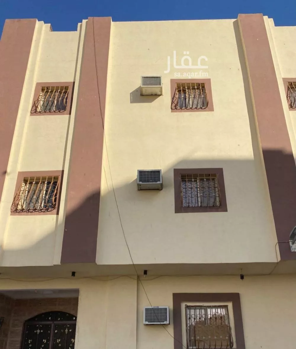 272 sqm building in Al Usayfreen 3