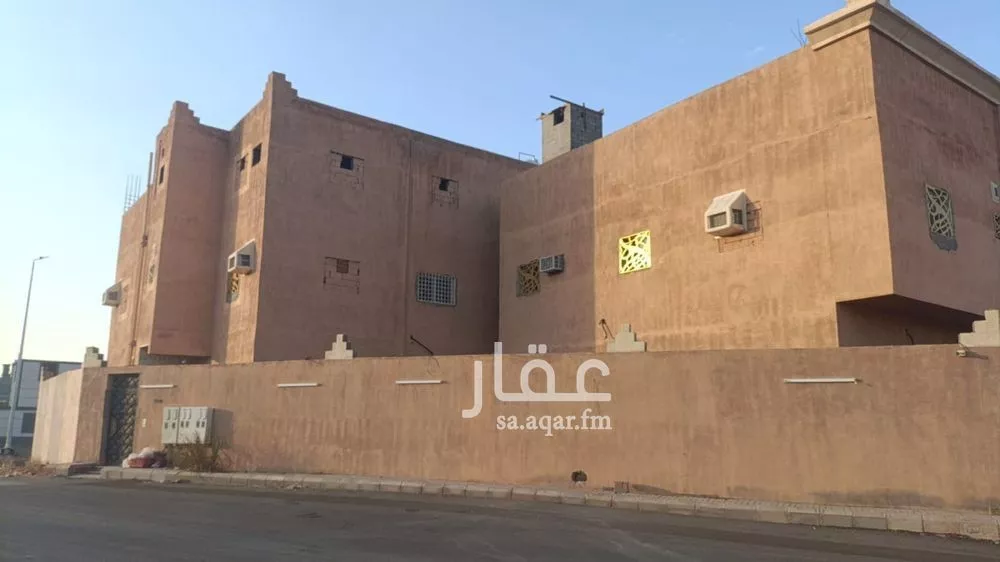 646 sqm building in Warqan 5