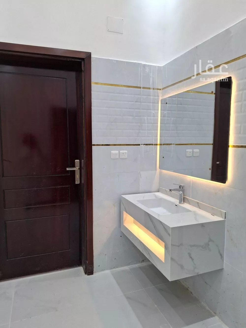 عمارة 550 م² في الملك فهد 15