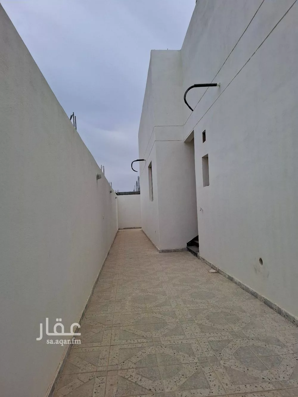 عمارة 550 م² في الملك فهد 7