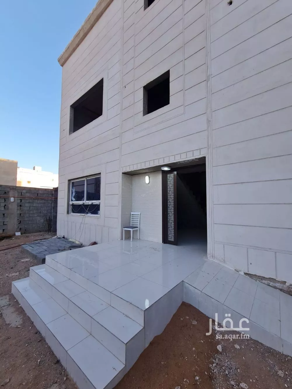 عمارة 1200 م² في رهط 6