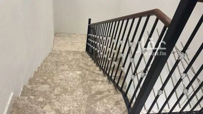 318 sqm building in Abu Kabeer 5