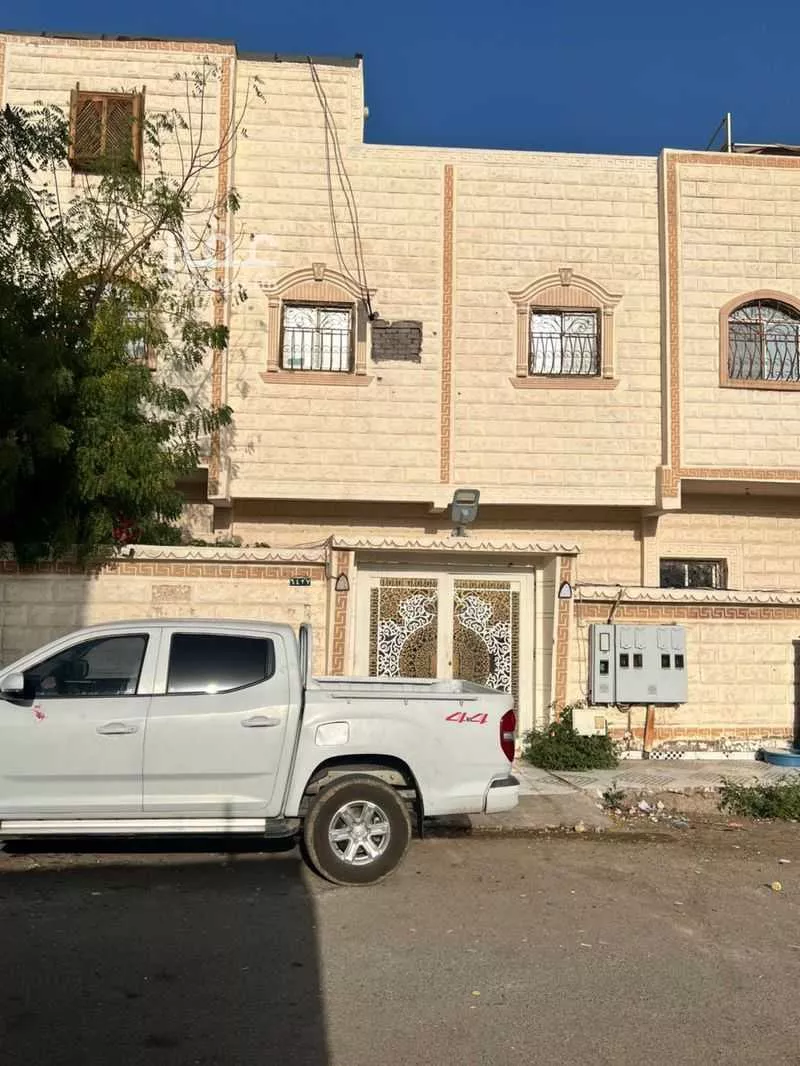 عمارة 387 م² في التلعة 2