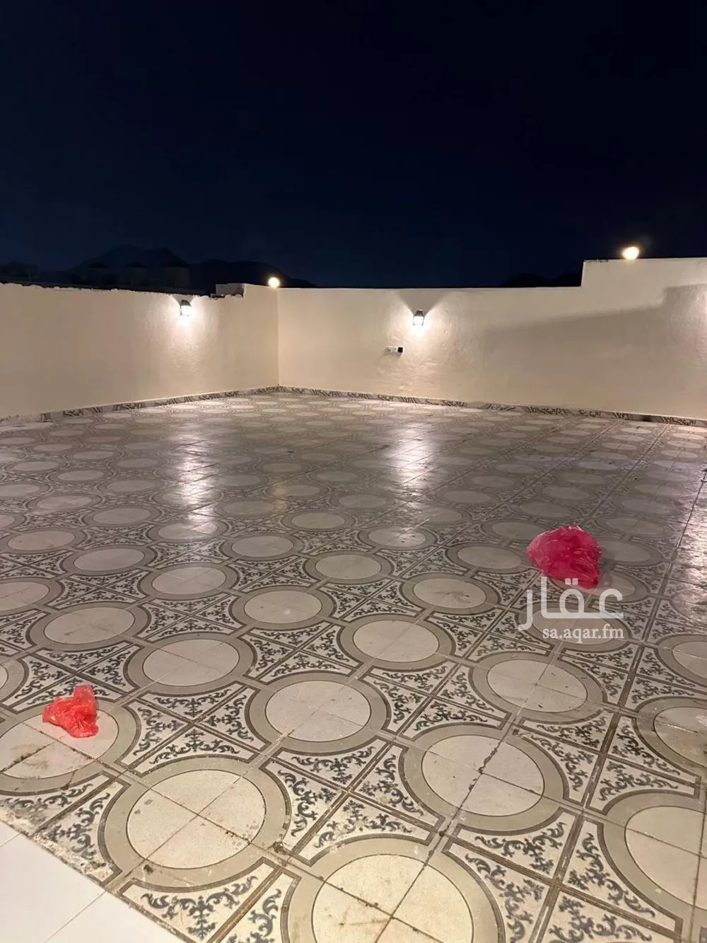 عمارة 510 م² في الدفاع 20