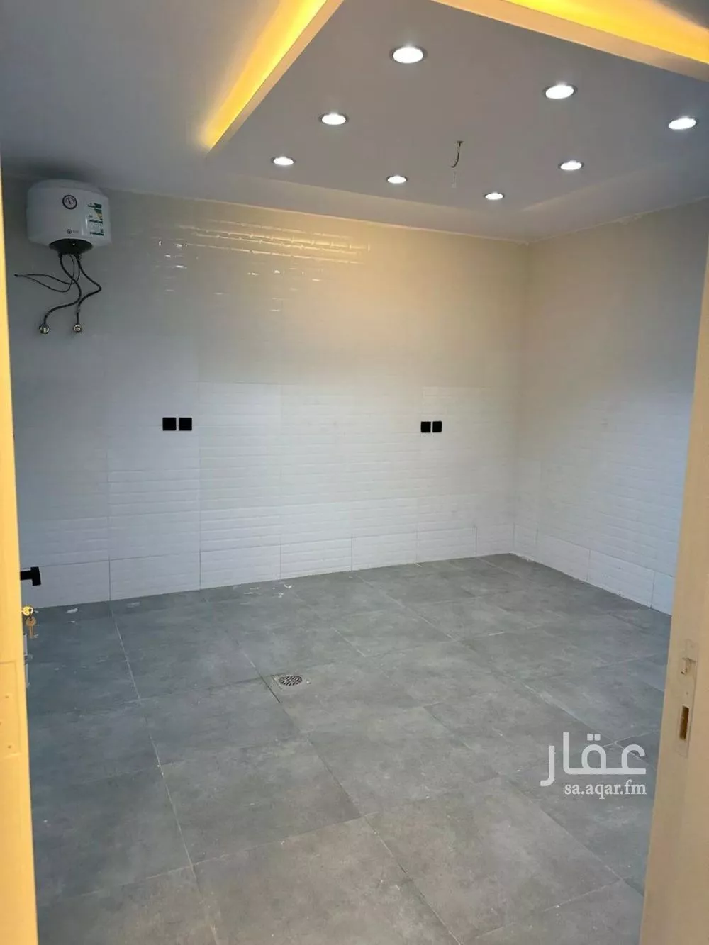 عمارة 510 م² في الدفاع 10