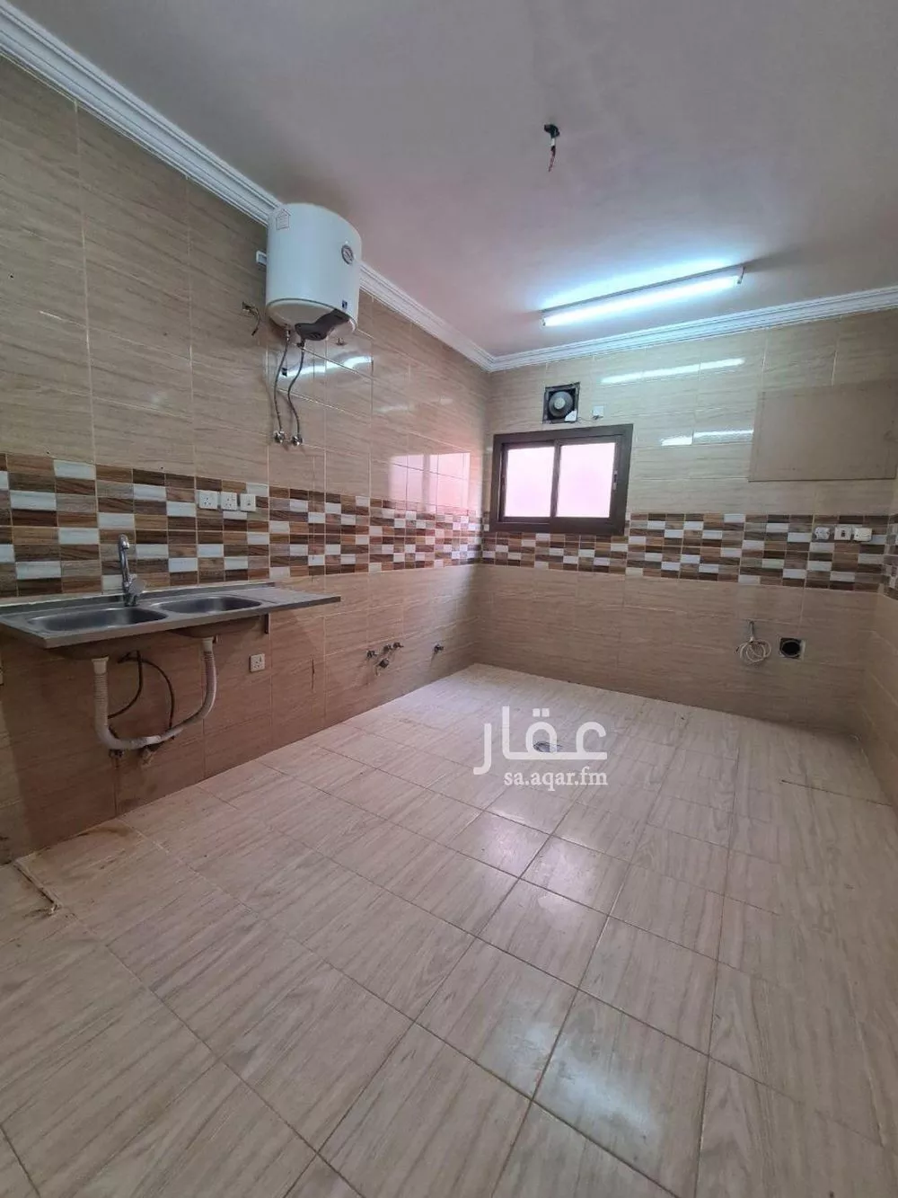 عمارة 600 م² في المبعوث 7
