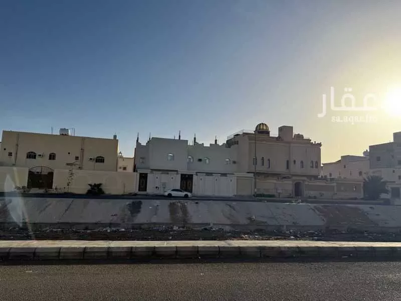 683 sqm building in Al Difa 7