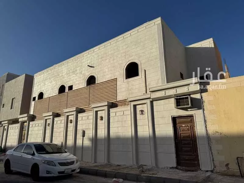 683 sqm building in Al Difa 9