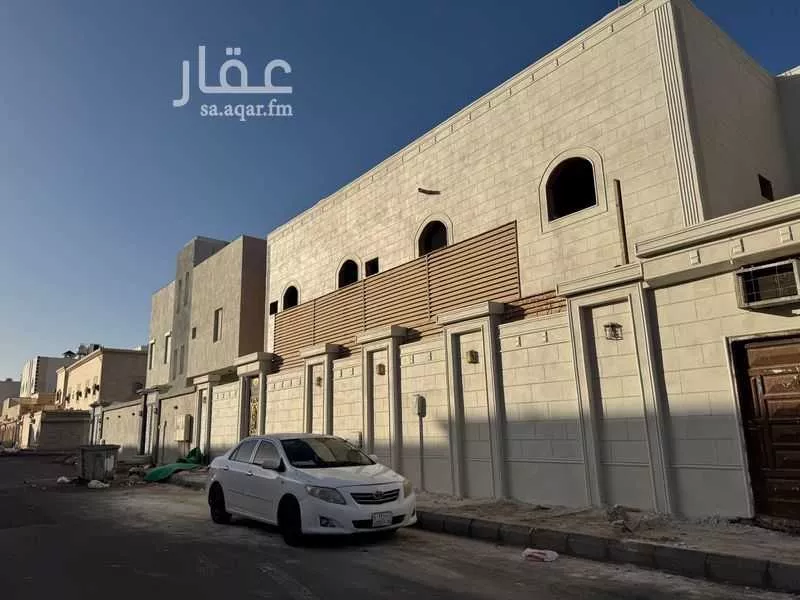 683 sqm building in Al Difa 10